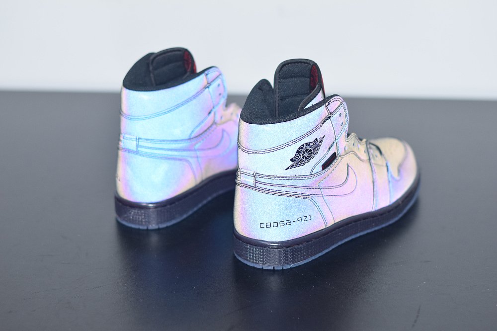 tenis jordan refletivo