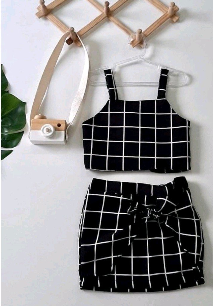 saia preta com cropped