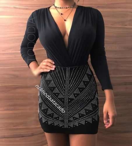 saia curta com pedraria