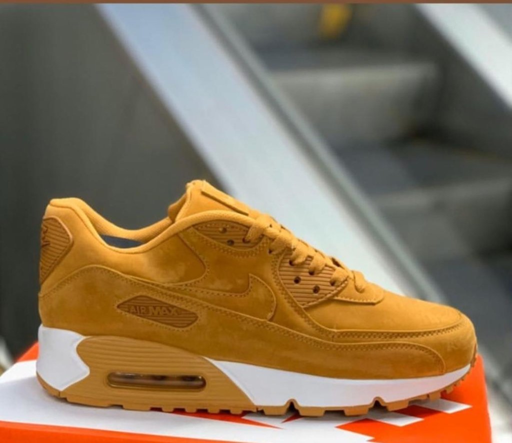 air max 90 cor creme