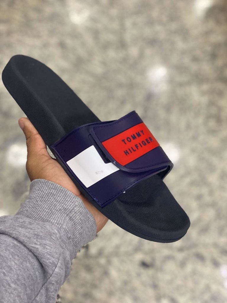 chinelo slide tommy hilfiger